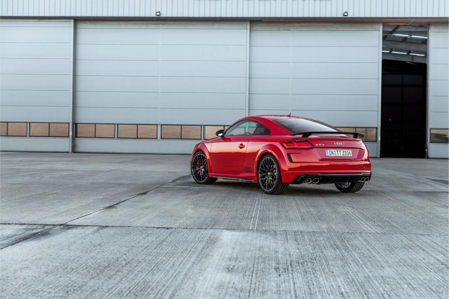  Audi TTS Competition Coupe (8S) 2018 года  (WW) (фото 25 из 40)